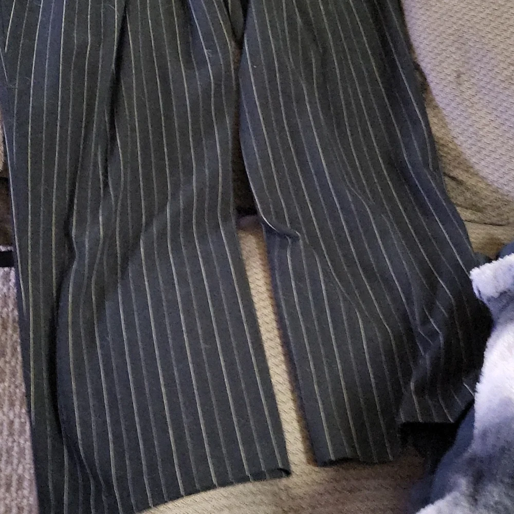 Pin stripped pants - Picture 3 of 4